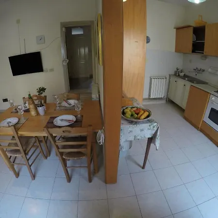 Nini Historic Centre Apartmán *